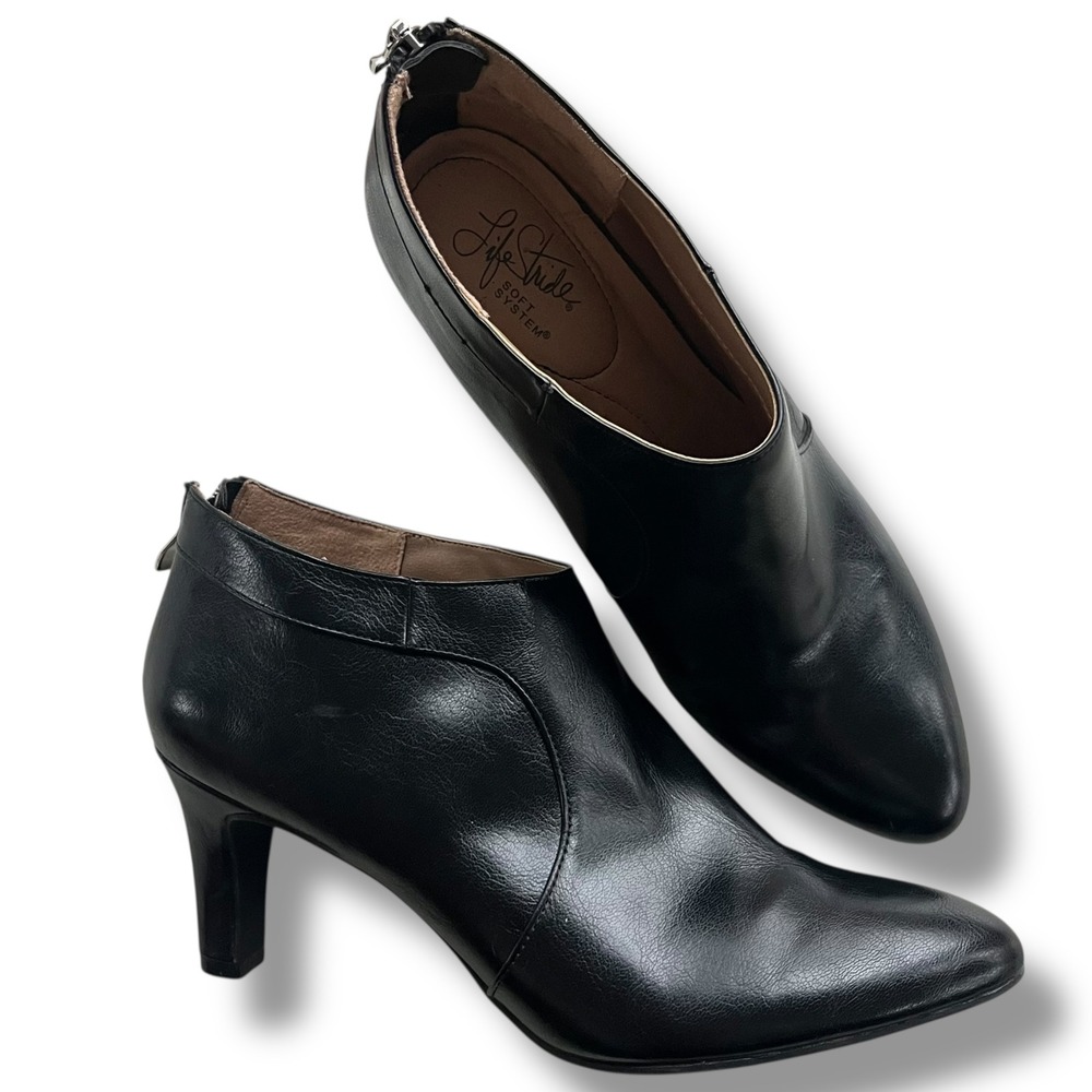 LifeStride SoftSystem 10M Black Faux Leather Point Toe Georgia Ankle Heel Bootie